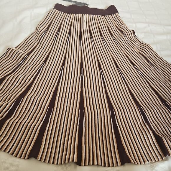 Tan and Brown Pleated Midi A-Line Skirt - Picture 14 of 16